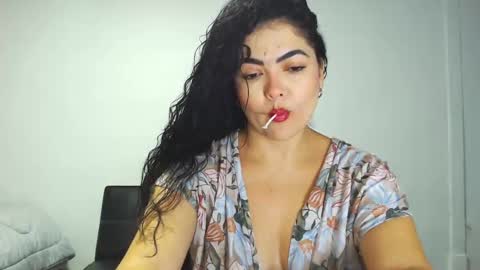 Snapshot of tuti_sex chatting on September 22, 2:46 am tuti online show from September 22, 2:46 am