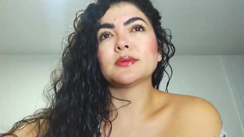 Snapshot of tuti_sex chatting on September 28, 2:28 am tuti online show from September 28, 2:28 am