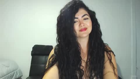 Snapshot of tuti_sex chatting on October 2, 2:40 am tuti online show from October 2, 2:40 am