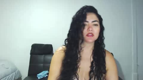 Snapshot of tuti_sex chatting on October 6, 12:52 am tuti online show from October 6, 12:52 am