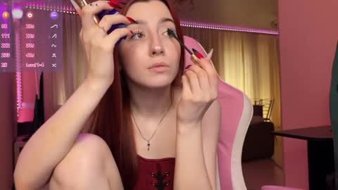 Snapshot of tutti_cutieee chatting on June 4, 9:15 am Nika online show from June 4, 9:15 am