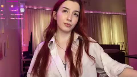 Snapshot of tutti_cutieee chatting on June 16, 8:06 am Nika online show from June 16, 8:06 am