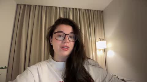 Snapshot of tutti_frutti_ chatting on May 19, 8:48 pm Ariana online show from May 19, 8:48 pm