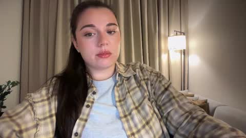 Snapshot of tutti_frutti_ chatting on June 17, 9:27 pm Ariana online show from June 17, 9:27 pm