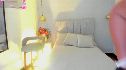 Snapshot of tutu_milf chatting on July 11, 7:05 pm Tutu online show from July 11, 7:05 pm