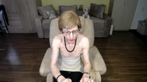 Clementine online show from March 31, 8:37 am