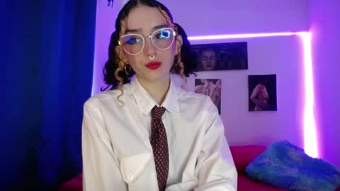 TwinFlamesXX online show from October 25, 5:30 pm