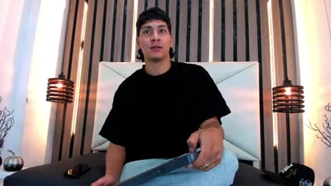 Snapshot of twink_bunny chatting on August 2, 4:27 pm samu online show from August 2, 4:27 pm