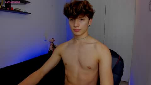 Snapshot of twink_dream__ chatting on May 18, 3:02 am jhony online show from May 18, 3:02 am