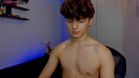 Snapshot of twink_dream__ chatting on May 18, 4:07 am jhony online show from May 18, 4:07 am