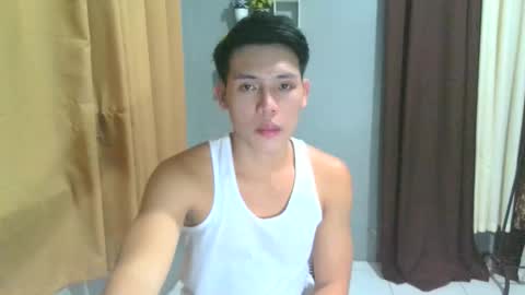 Snapshot of twink_marlon chatting on June 1, 1:02 pm Twink sj online show from June 1, 1:02 pm