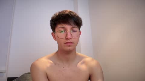 Snapshot of twinkie_19_004 chatting on January 27, 4:20 am Santiago online show from January 27, 4:20 am