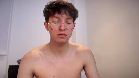 Snapshot of twinkie_19_004 chatting on January 28, 11:17 pm Santiago online show from January 28, 11:17 pm