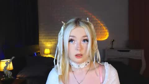 Snapshot of twinklefluff chatting on September 11, 2:06 pm twinklefluff online show from September 11, 2:06 pm