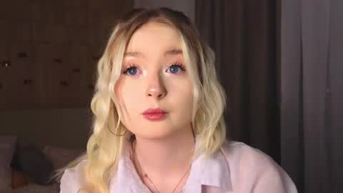 twinklefluff online show from January 16, 4:11 pm