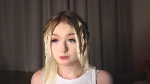 twinklefluff online show from February 5, 2:33 pm