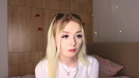 twinklefluff online show from February 25, 4:05 pm