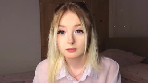 twinklefluff online show from February 26, 4:28 pm