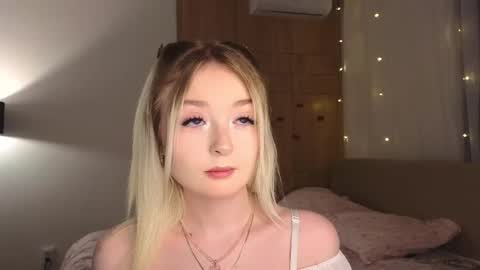 twinklefluff online show from February 27, 4:40 pm