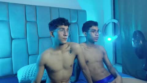 Snapshot of twinksecrets_ chatting on February 24, 11:08 am twinksecrets_ online show from February 24, 11:08 am