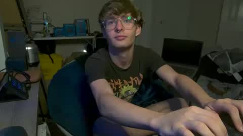 Snapshot of twinktools chatting on September 16, 2:51 pm shytwink online show from September 16, 2:51 pm