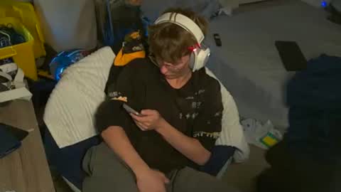 Snapshot of twinktools chatting on September 27, 2:44 pm shytwink online show from September 27, 2:44 pm