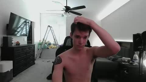 Snapshot of twinkvibez chatting on November 13, 6:18 pm OnlyOwen online show from November 13, 6:18 pm