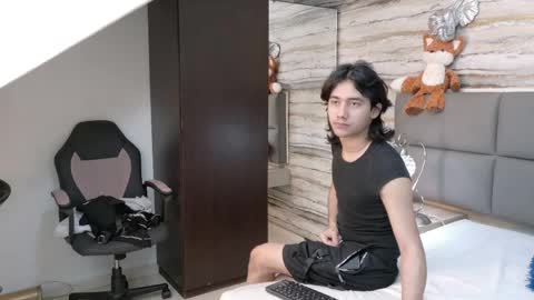 Snapshot of twinslovers_ chatting on June 9, 4:24 am twinslovers_ online show from June 9, 4:24 am