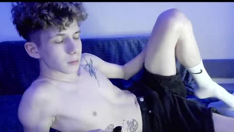 TwiShadow online show from April 5, 8:17 pm