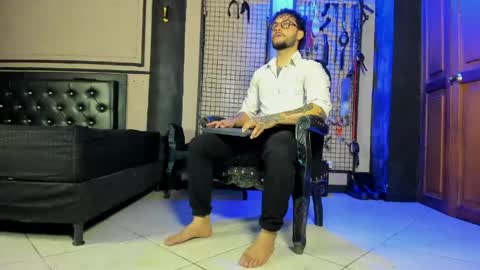 Snapshot of twisted_fantasy_ chatting on April 27, 1:03 am Clio Tadeo online show from April 27, 1:03 am