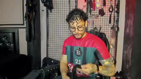 Snapshot of twisted_fantasy_ chatting on May 12, 3:03 am Clio Tadeo online show from May 12, 3:03 am