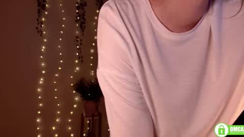 Snapshot of twix_girl chatting on September 24, 6:55 pm Stranger online show from September 24, 6:55 pm