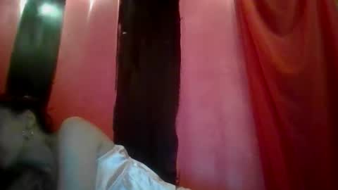 Snapshot of twizzytoxic22 chatting on June 3, 12:46 am twizzytoxic22 online show from June 3, 12:46 am