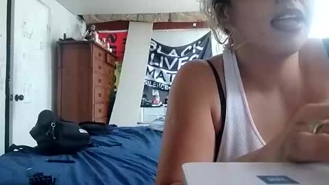 Twocrazy85 online show from November 29, 3:59 pm