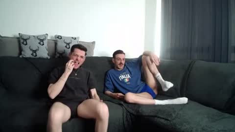 Snapshot of twotwinkhusbands chatting on June 10, 6:18 pm RyanRowan online show from June 10, 6:18 pm