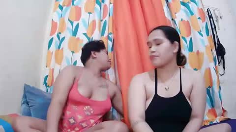 Lyn and lea online show from February 27, 9:43 am
