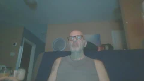 Snapshot of twstone chatting on December 8, 3:43 am twstone online show from December 8, 3:43 am