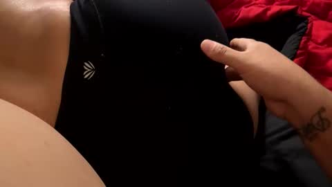 txcouple281 online show from March 2, 3:52 am