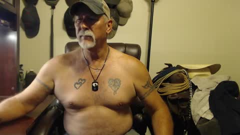 txlobo60 online show from October 8, 10:40 pm