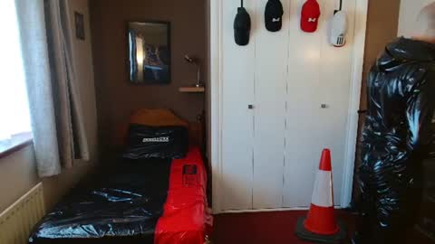 Snapshot of tye_upgood chatting on June 29, 3:01 pm Tye Upgood online show from June 29, 3:01 pm