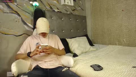 tyl3r_coop3r online show from November 2, 3:20 am