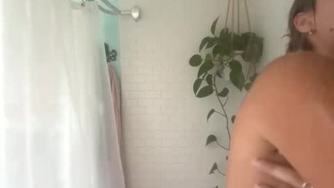 tylababyy online show from October 27, 4:11 pm