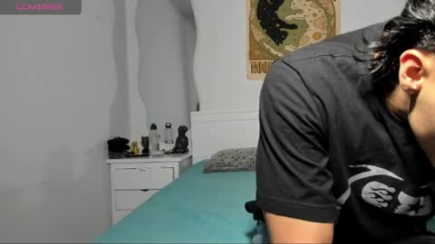 Snapshot of tyler_axel chatting on May 11, 1:44 am tyler_axel online show from May 11, 1:44 am