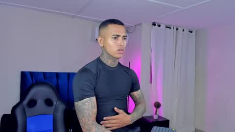 tyler_bell_ online show from April 23, 2:57 am