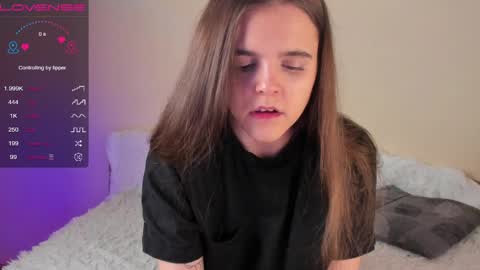 Snapshot of tyler_ema chatting on May 15, 7:32 pm Ema online show from May 15, 7:32 pm