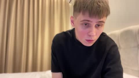 Snapshot of tyler_garrner chatting on September 15, 6:19 pm tyler_garrner online show from September 15, 6:19 pm