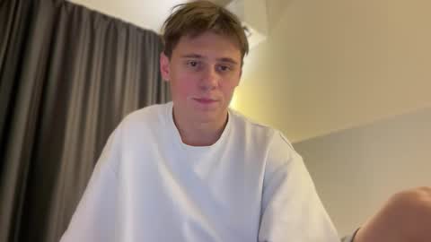 Snapshot of tyler_garrner chatting on October 16, 5:47 pm tyler_garrner online show from October 16, 5:47 pm