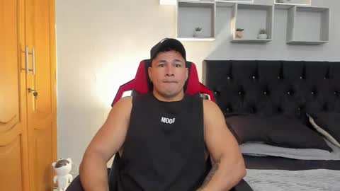 tyler_hank1 online show from April 10, 10:58 pm