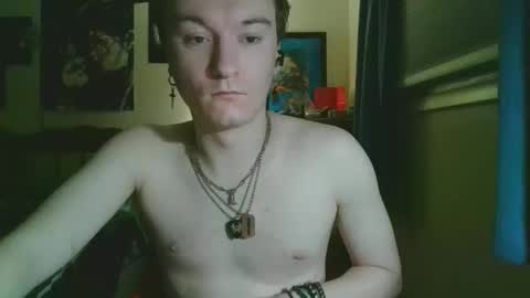 Snapshot of tylerdude5612 chatting on May 27, 6:10 am Tylerdude56128 online show from May 27, 6:10 am
