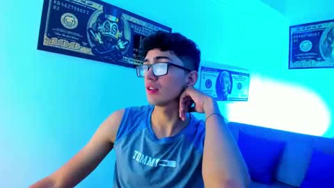 Snapshot of tylerwhiite_ chatting on January 5, 3:00 am online show from January 5, 3:00 am